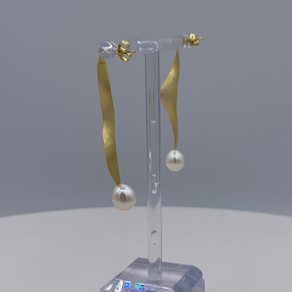Earring, NWOT, solid 925 sterling silver, 22 Karat gold, real pearl, 2 in. drop